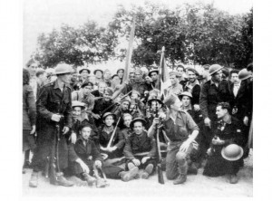 Gernika batailoiko kideak Montaliveten (Gironda). 1945eko apirila. Argazkia: Pedro Ordoquiren artxiboa